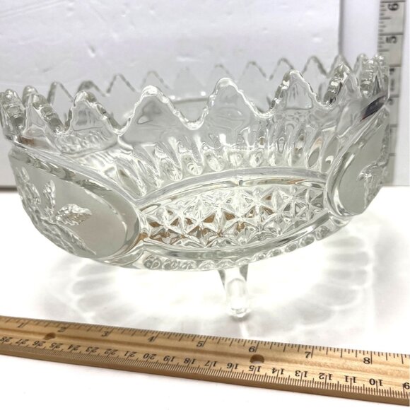Vintage Clear Glass Footed Serving Bowl With Scalloped Edge & Floral Pattern - Picture 4 of 7